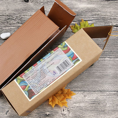 يتم قبول طباعة شعار مخصص على علبة عبوات الهدايا من الورق المقوى مع سطح متطاطي يزيد من الرؤية وجذبية التعبئة